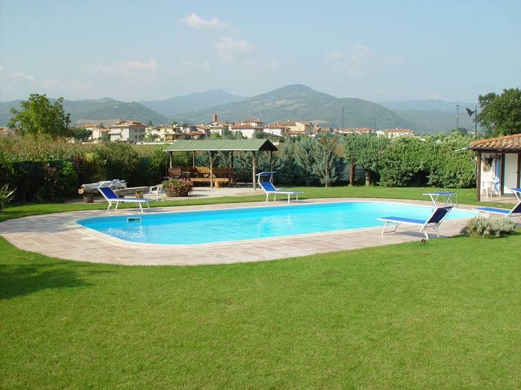 Mettiti in forma con gli esercizi in piscina