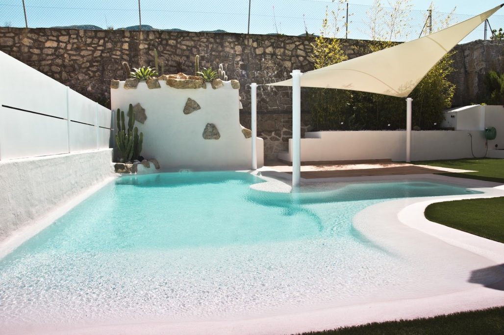 Piscine-con-entrata-a-spiaggia