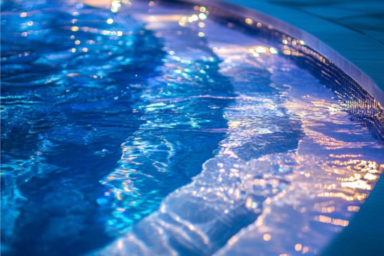 Piscine in acciaio scala illuminata 1200X800